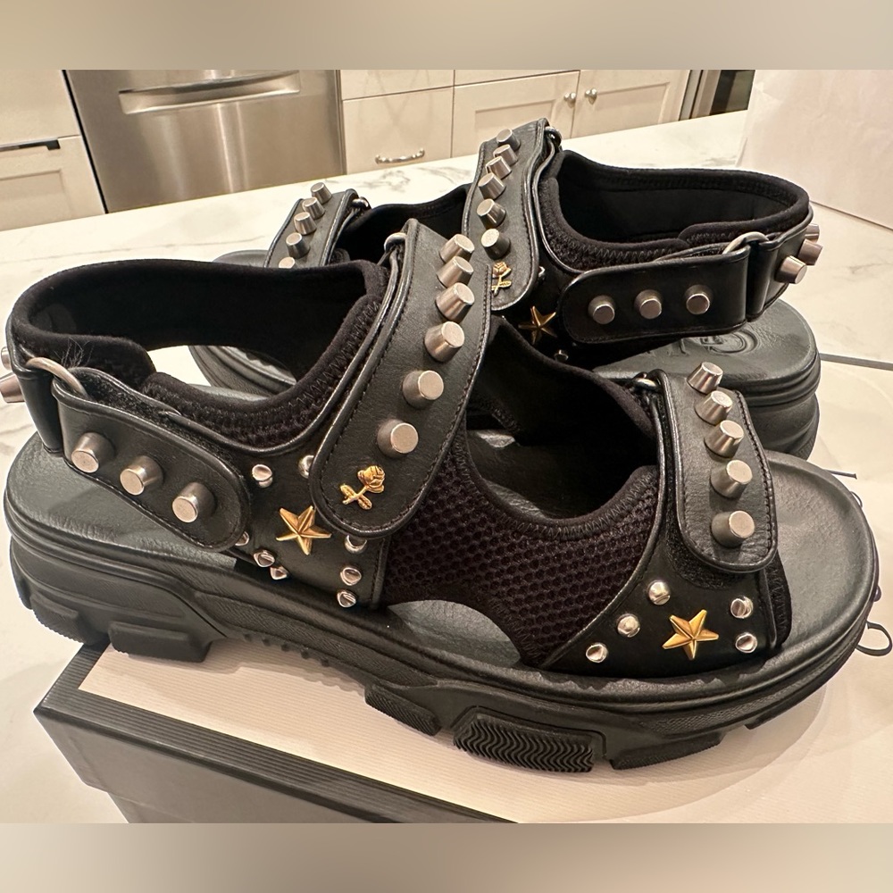 Gucci Aguru Studded Leather Sandals Men’s Size 9 in Black New Never Worn